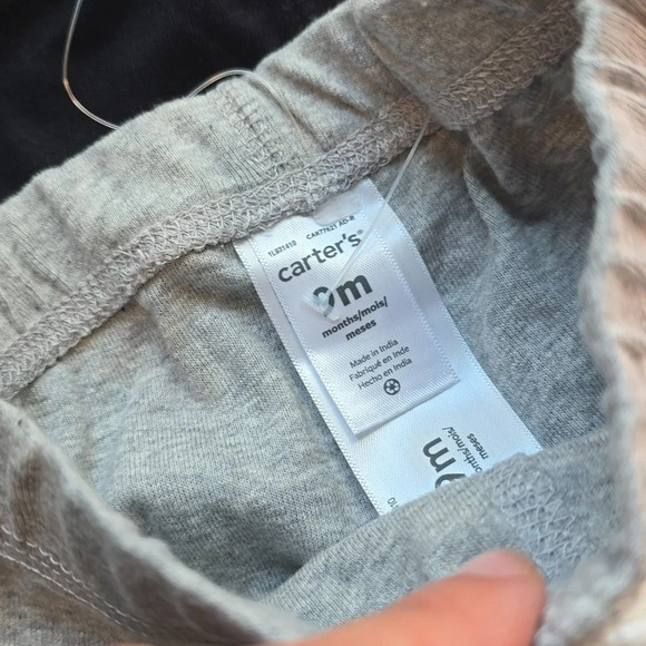 Carter's 9M Lot of 4 Basic Leggings/Pants - 2 Black & 2 Gray Capris - Bundle - Picture 3 of 3